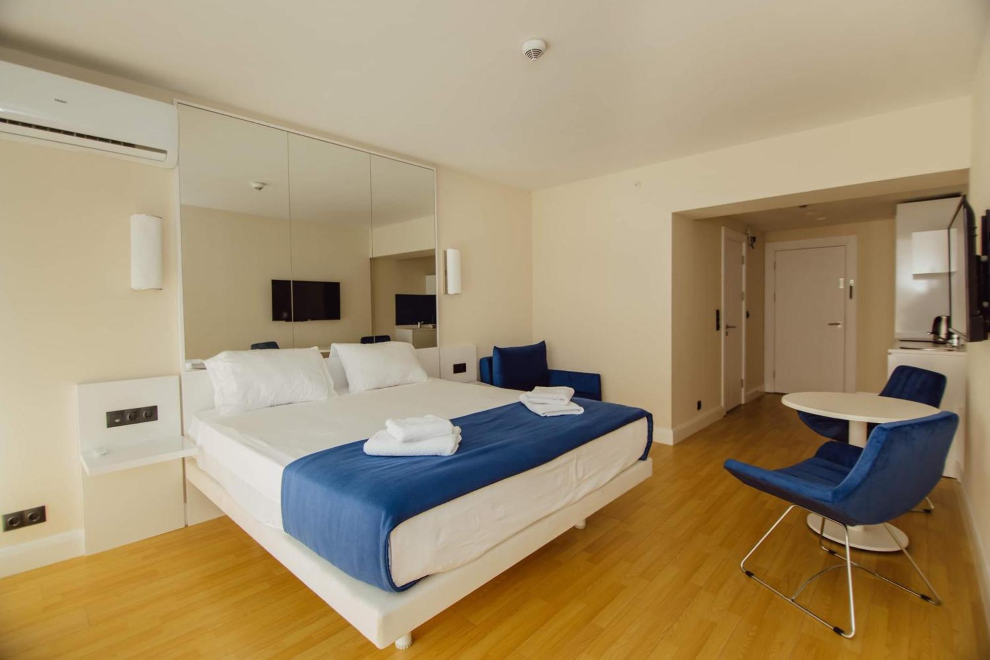 Orbi City Black Sea View Aparthotel Батуми Екстериор снимка