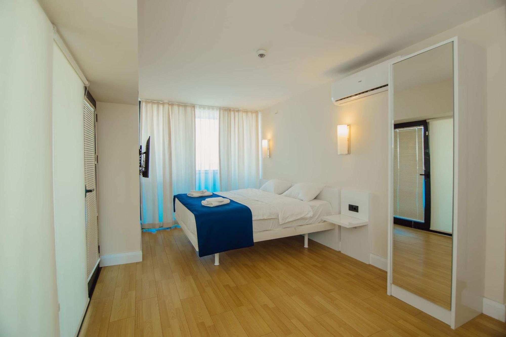 Orbi City Black Sea View Aparthotel Батуми Екстериор снимка