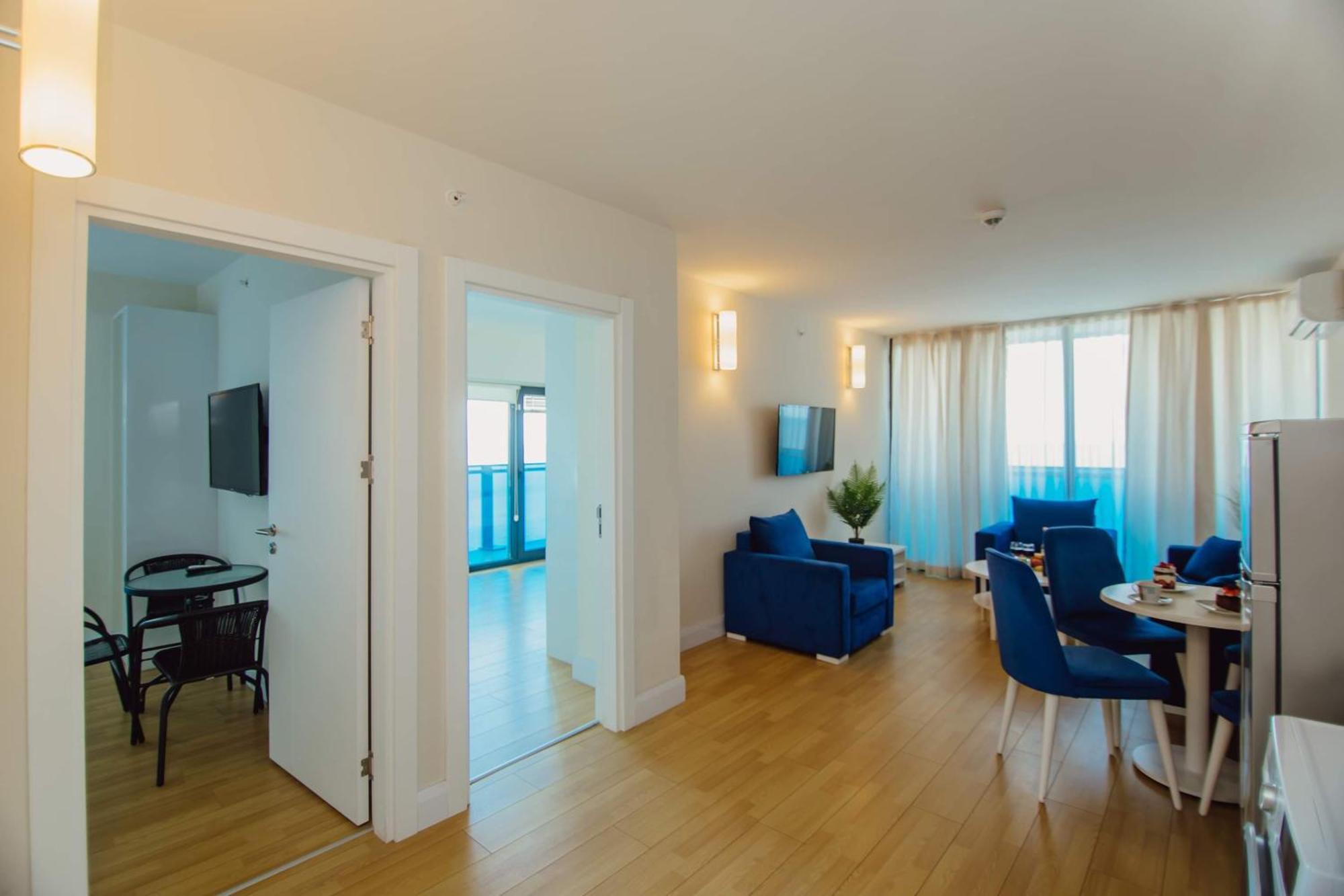 Orbi City Black Sea View Aparthotel Батуми Екстериор снимка