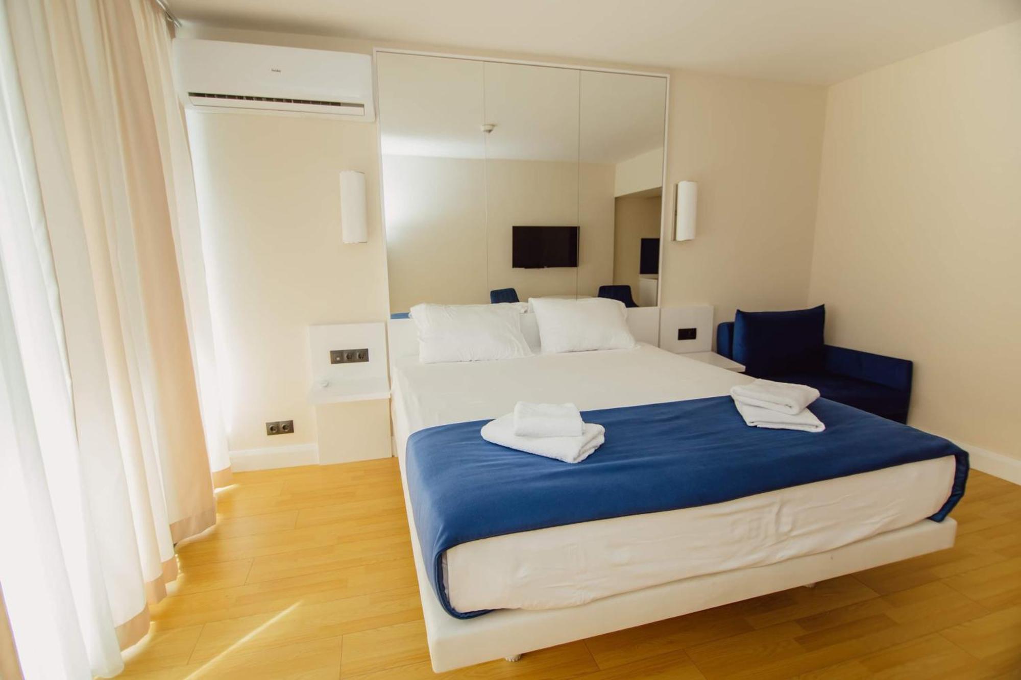 Orbi City Black Sea View Aparthotel Батуми Екстериор снимка